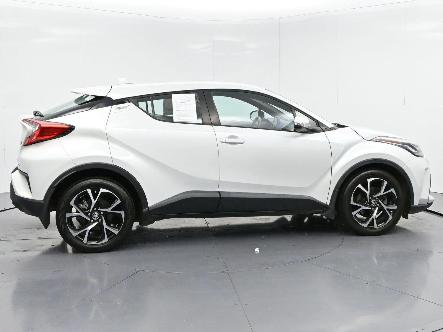 Used 2022 Wind Chill Pearl Toyota XLE image 8