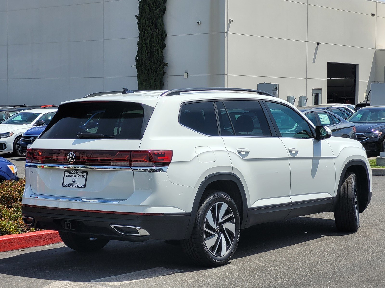 New 2024 White Volkswagen 2.0T SE w/Technology image 4