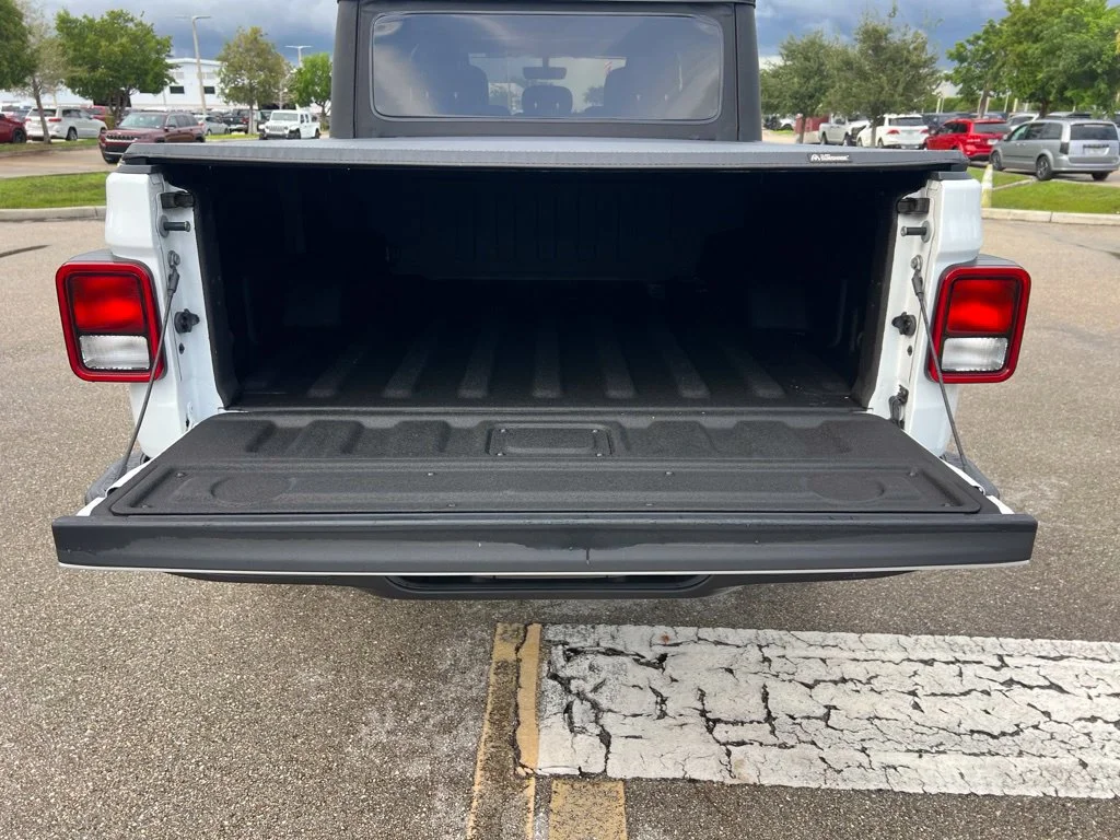 Certified Used 2022 White Jeep Mojave image 12
