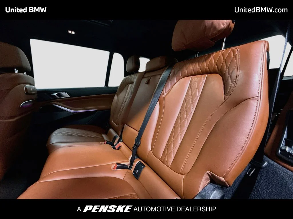 Used 2023 Black Sapphire Metallic BMW M60i image 13