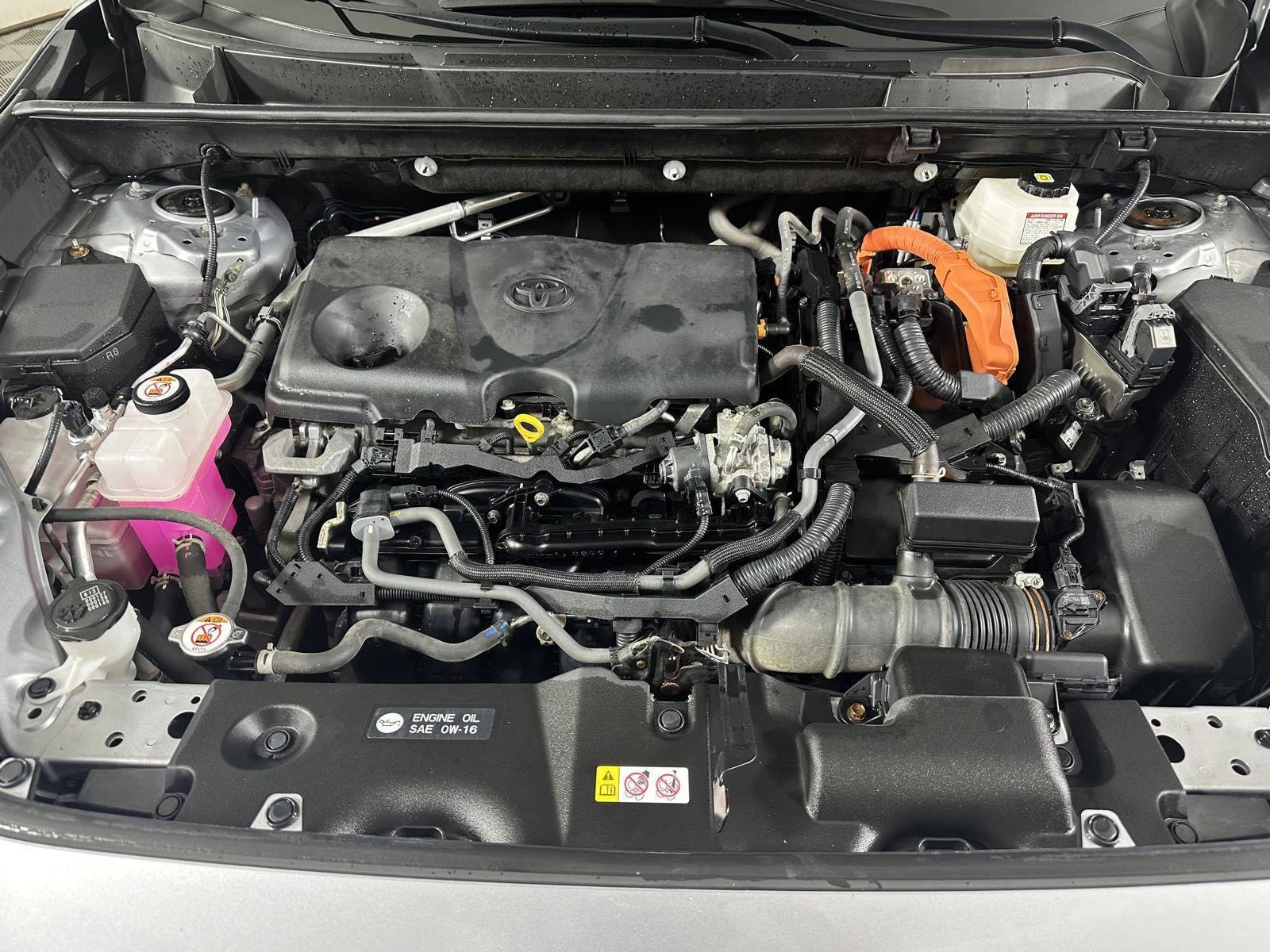 Used 2022 Silver Sky Metallic Toyota XLE image 15