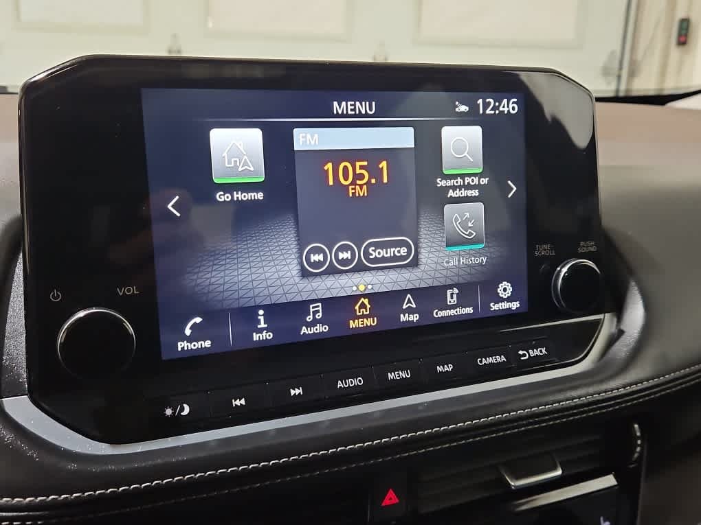Used 2023 Super Black Nissan Platinum image 17