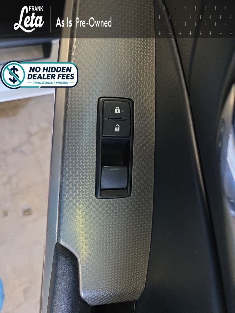Used 2016 Ultra White Lexus  image 23
