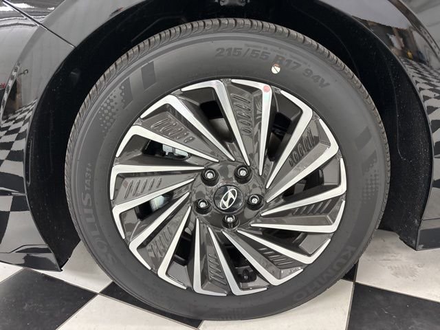 Certified Used 2026 Black Hyundai SEL image 5