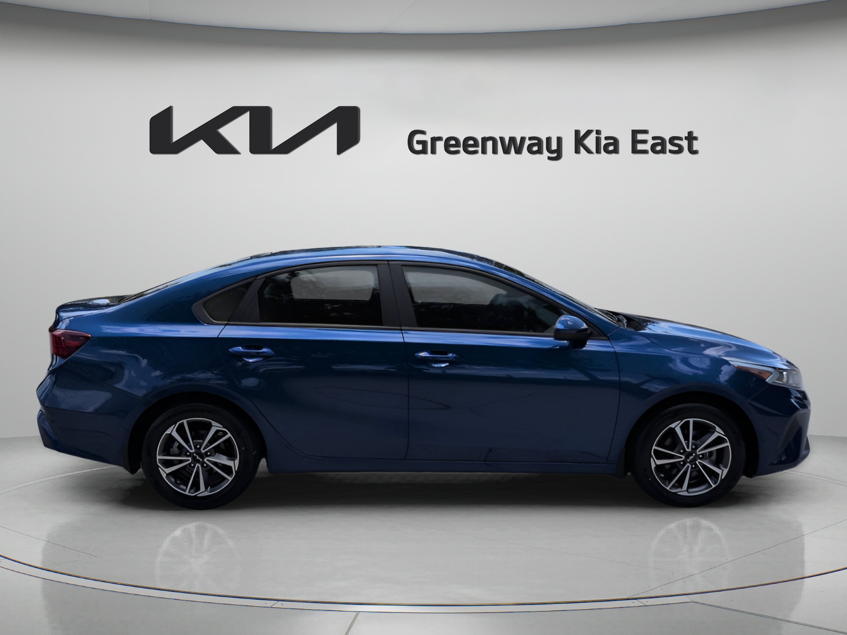 Used 2023 Deep Sea Blue Kia LXS image 5