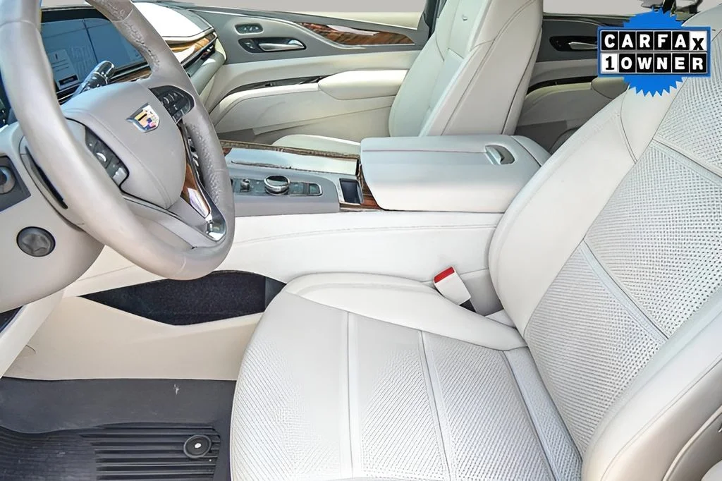 Used 2024 White Cadillac Sport Platinum image 16