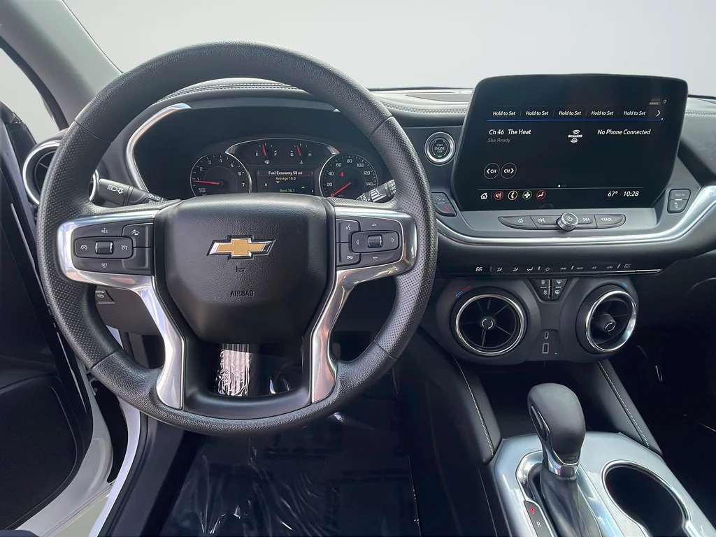 Used 2023 White Chevrolet LT image 11