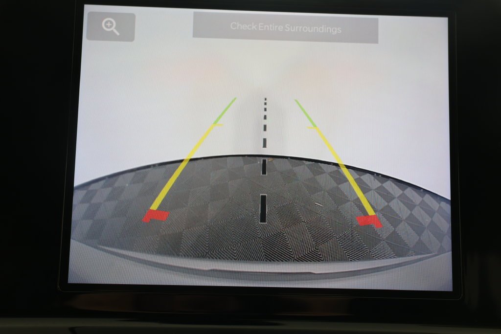 Used 2022 Silver Jeep Latitude image 16