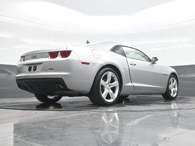 Used 2011 Silver Chevrolet 1LS image 26