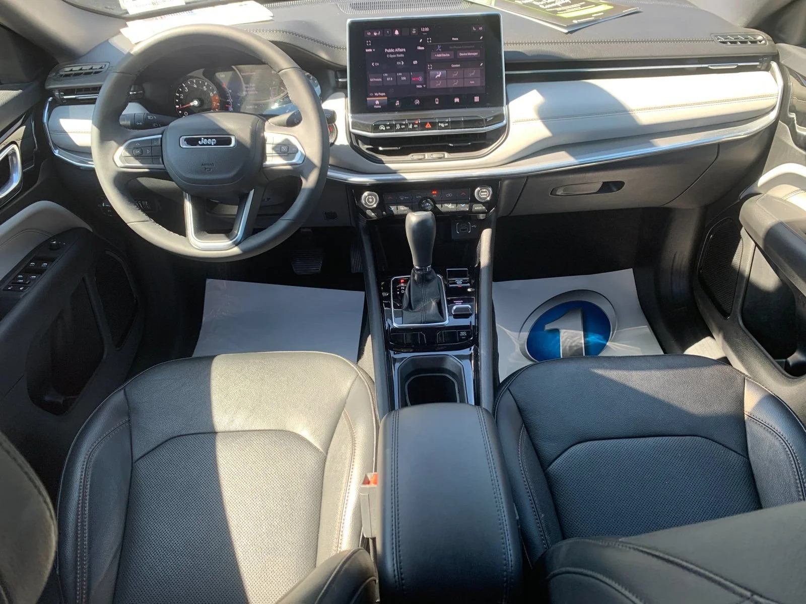 Used 2023 Gray Jeep Limited 4x4 image 15