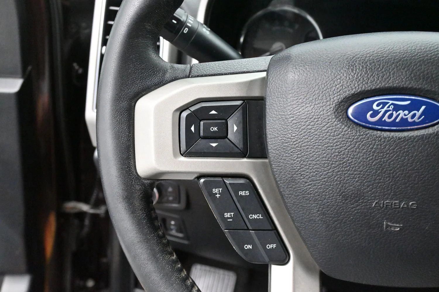 Used 2020 Magma Red Ford LARIAT image 19