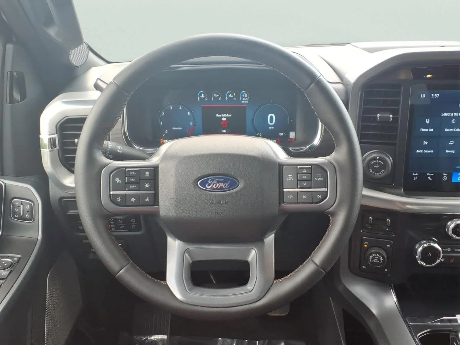Used 2025 Star White Metallic Tri-Coat Ford LARIAT image 18
