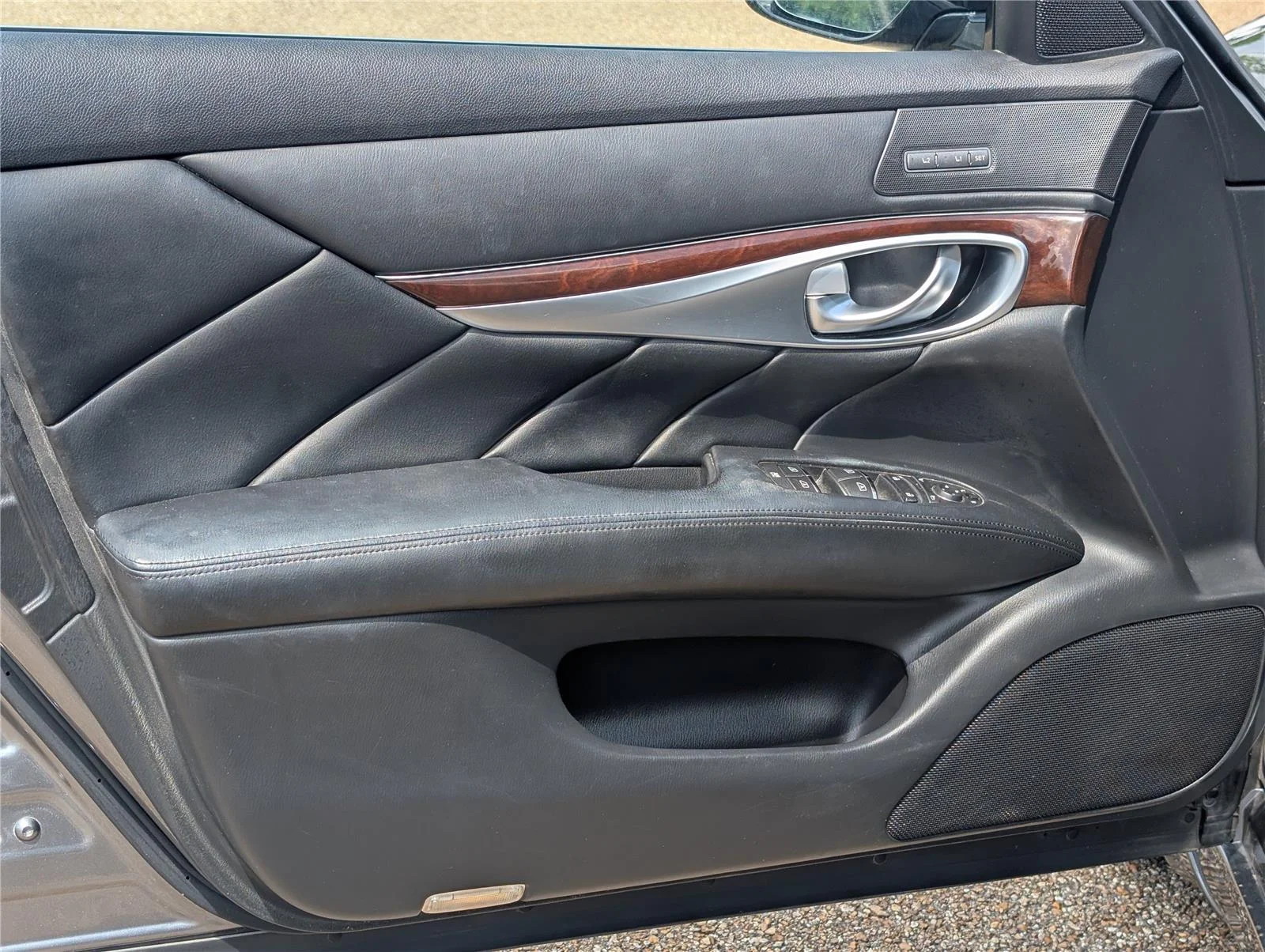 Used 2019 Gray INFINITI 3.7 image 11
