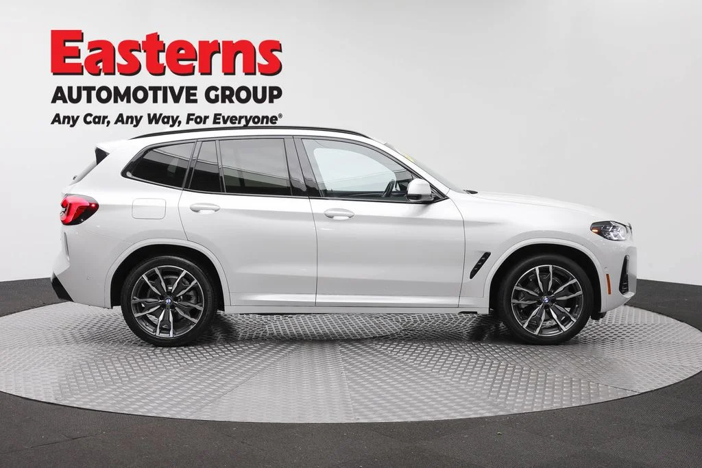 Used 2023 White BMW xDrive30i image 4