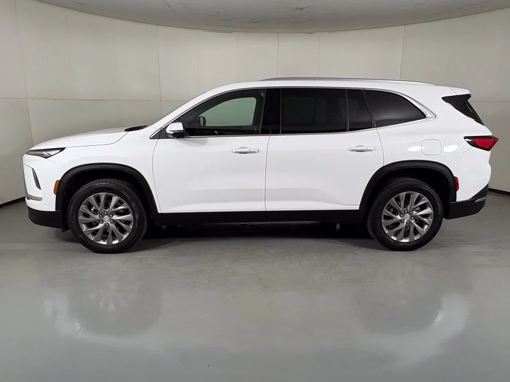 Used 2026 White Buick Preferred image 5