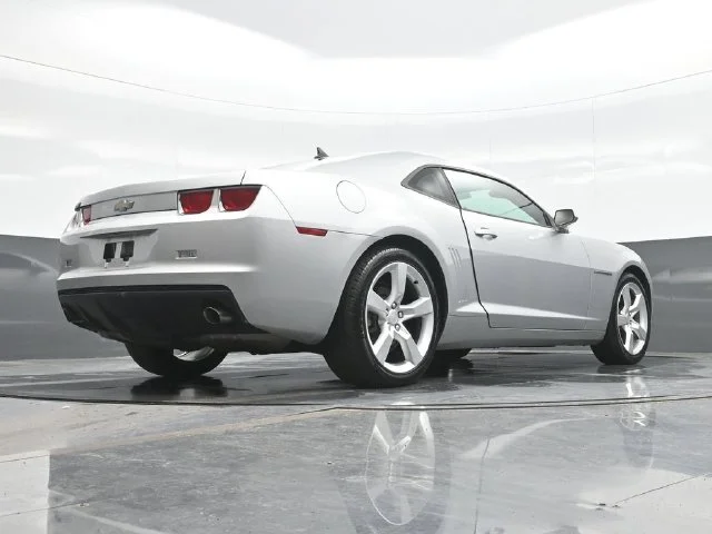 Used 2011 Silver Chevrolet 1LS image 26