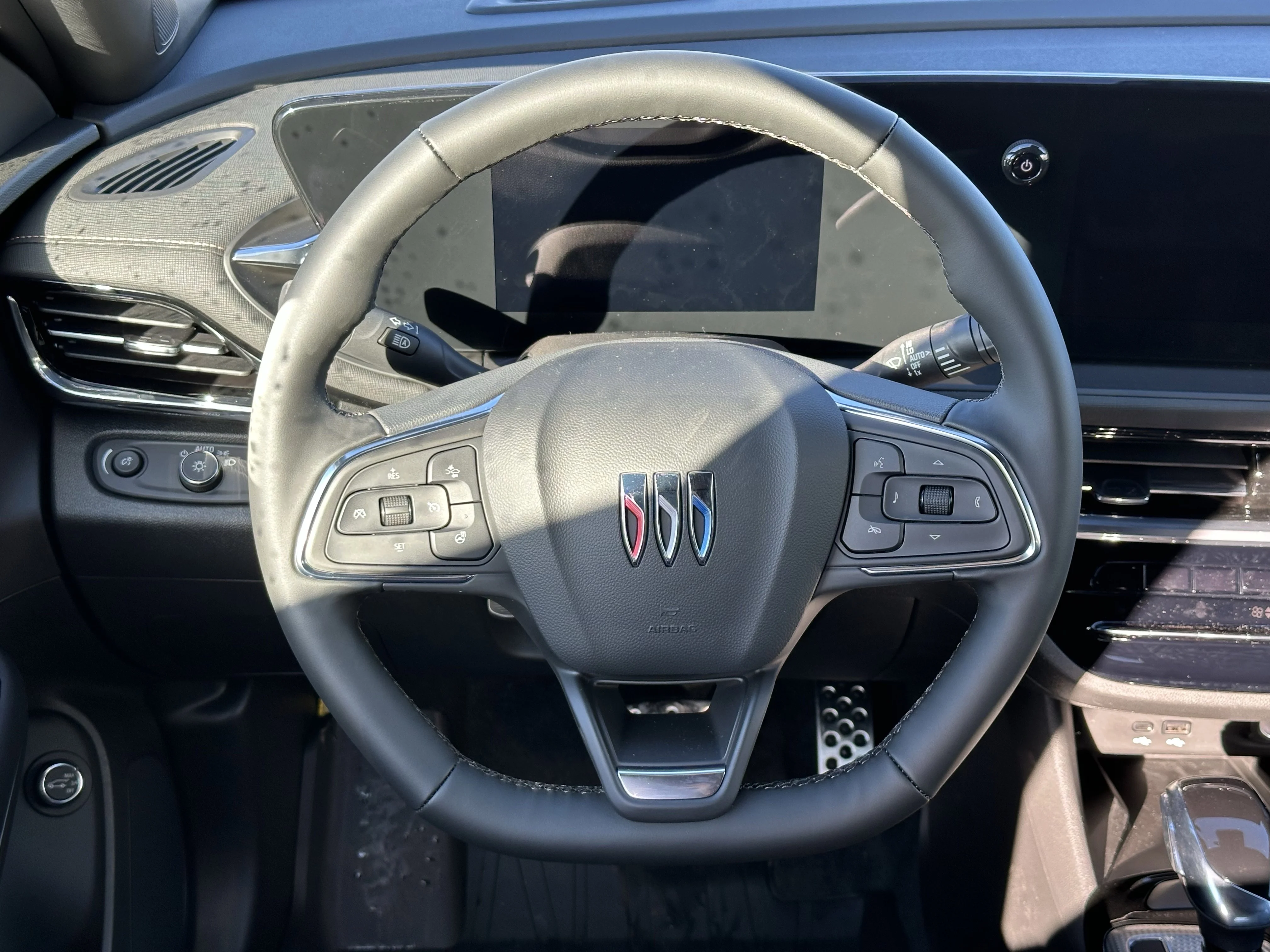 New 2026 White Frost Tricoat Buick Avenir image 11