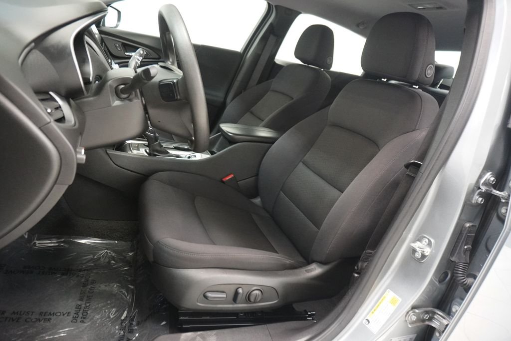 Used 2025 Gray Chevrolet LT image 5