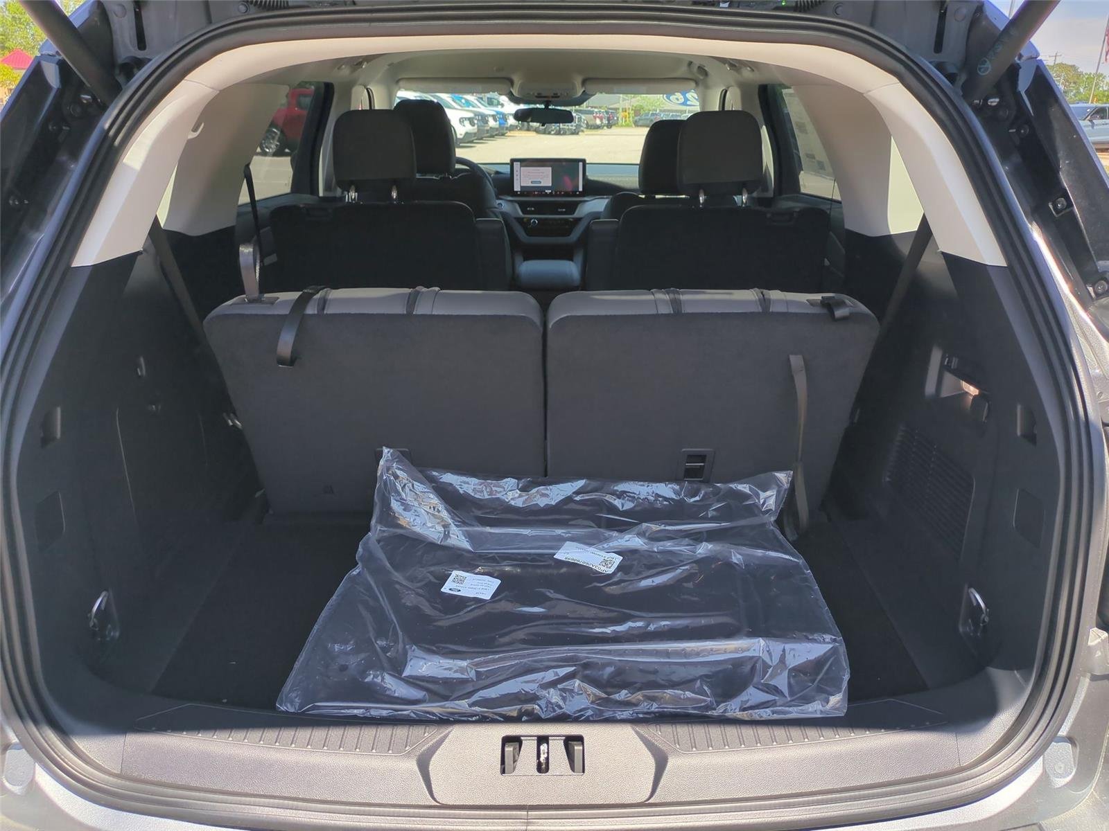 New 2026 Carbonized Gray Metallic Ford Active image 35