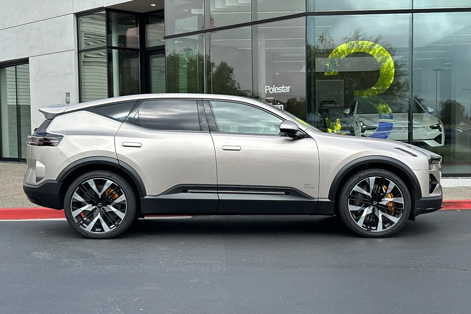 Used 2025 Jupiter Metallic Polestar Long Range Dual Motor Performance Plus image 8