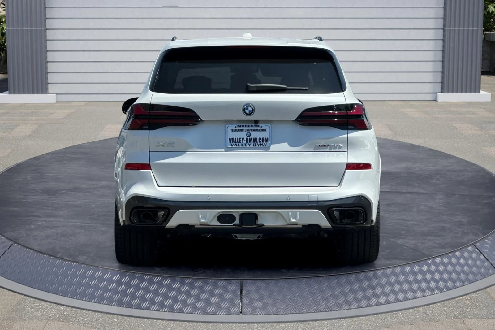 New 2026 Mineral White Metallic BMW xDrive50e image 5