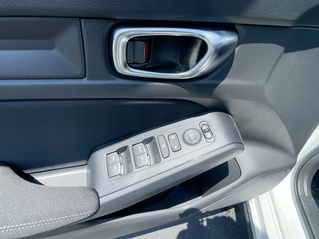 2025 Honda Civic Hatchback Sport - Photo 12