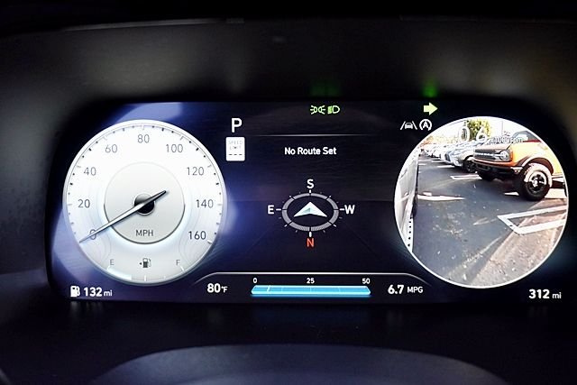 Used 2025 Silver Hyundai SEL Premium image 33