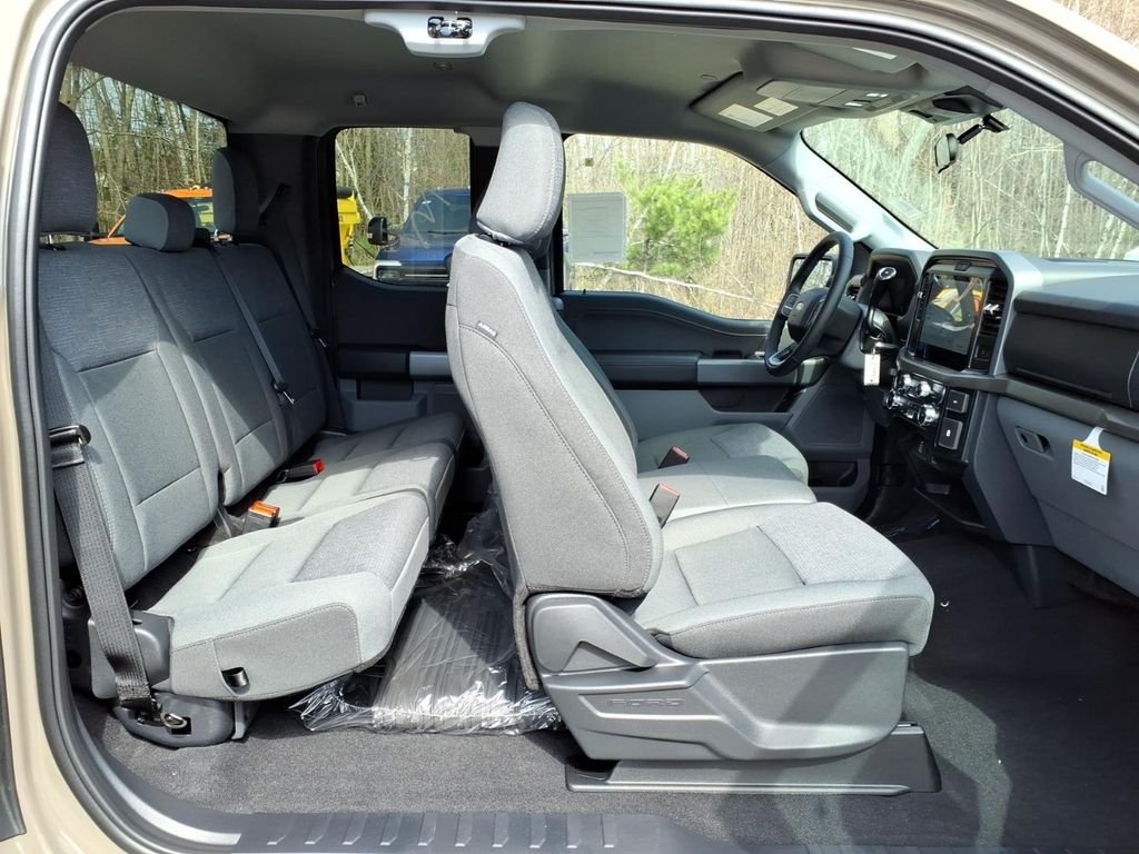 New 2026 Gray Ford XLT image 15