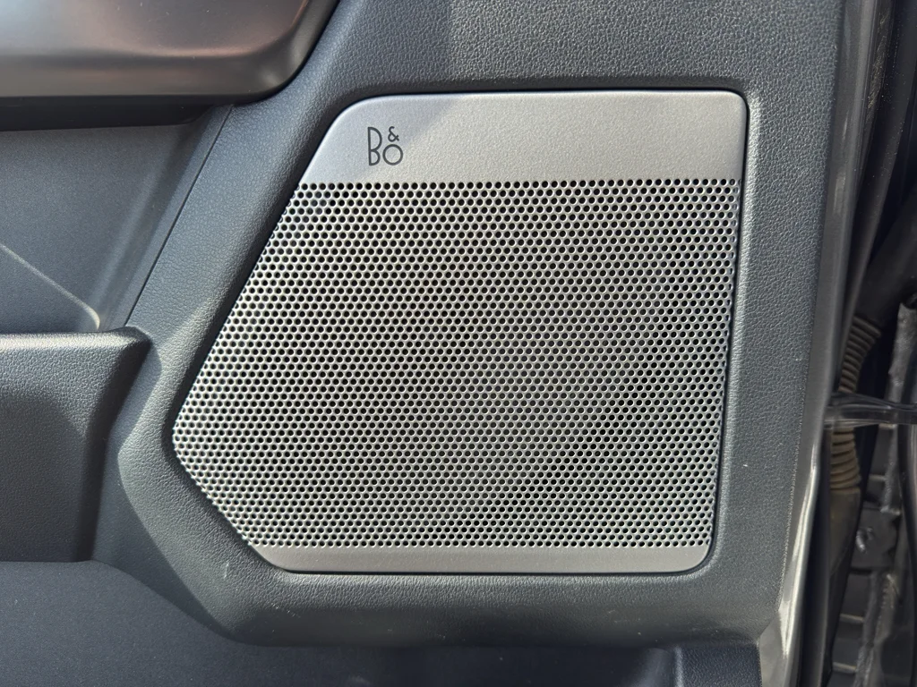 Used 2025 Gray Metallic Ford LARIAT image 15