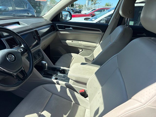 Used 2019 White Volkswagen 2.0T SE w/Technology image 5