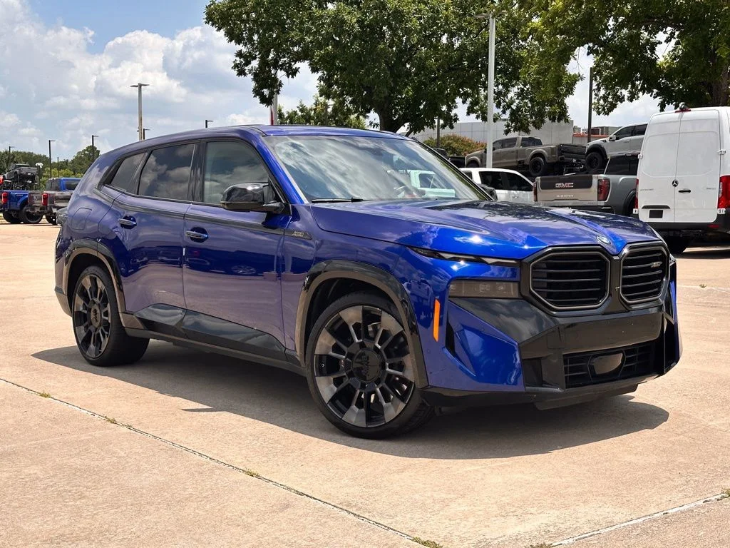 2023 BMW XM -'s photo