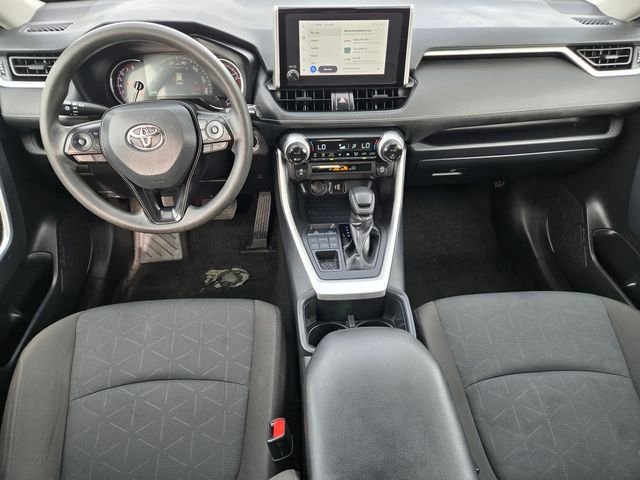 Used 2025  Toyota XLE image 9