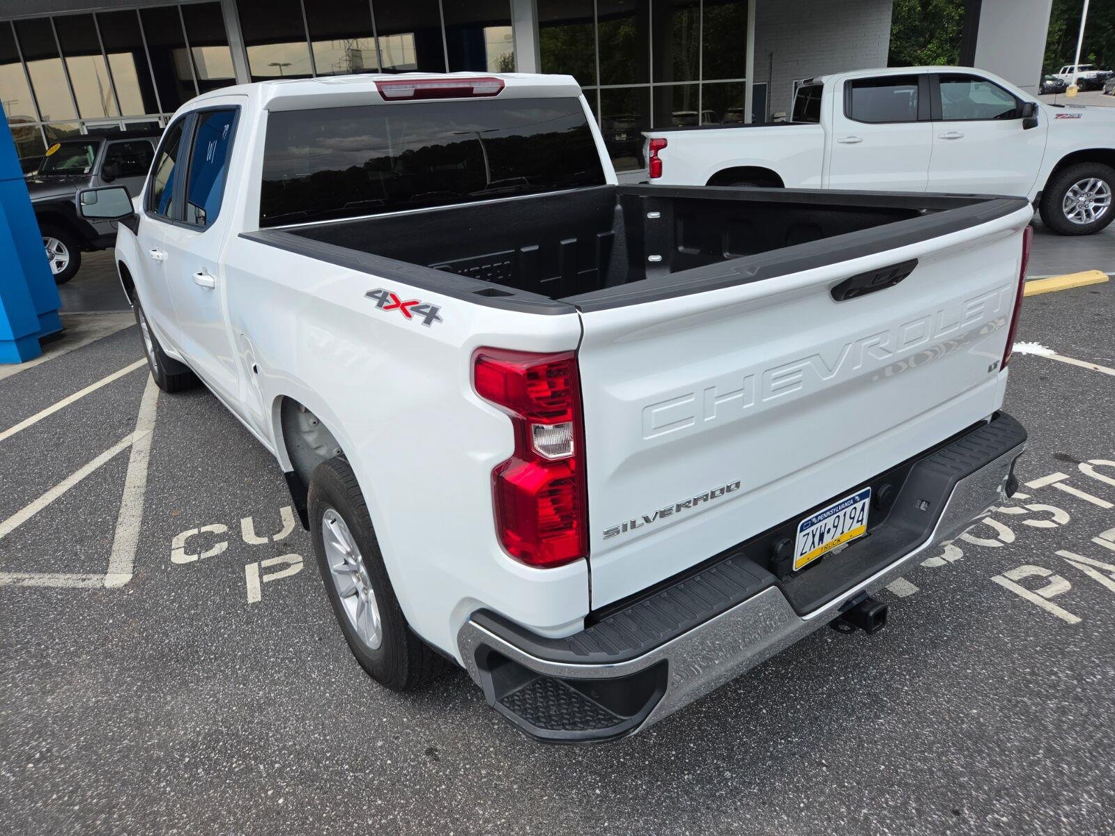 Used 2025 Summit White Chevrolet LT image 7