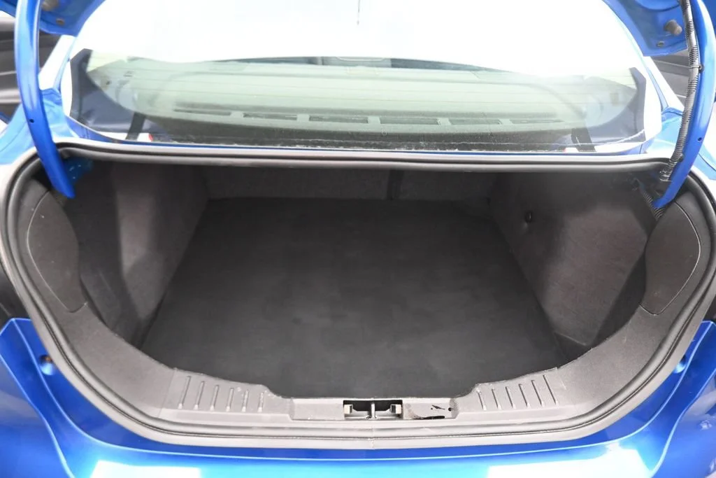 Used 2018 Blue Ford SE image 42