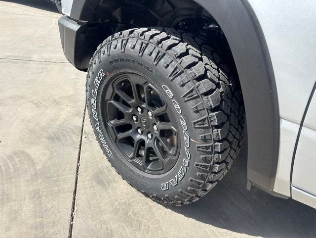 New 2026 Silver Zynith Exterior Paint RAM Rebel image 7