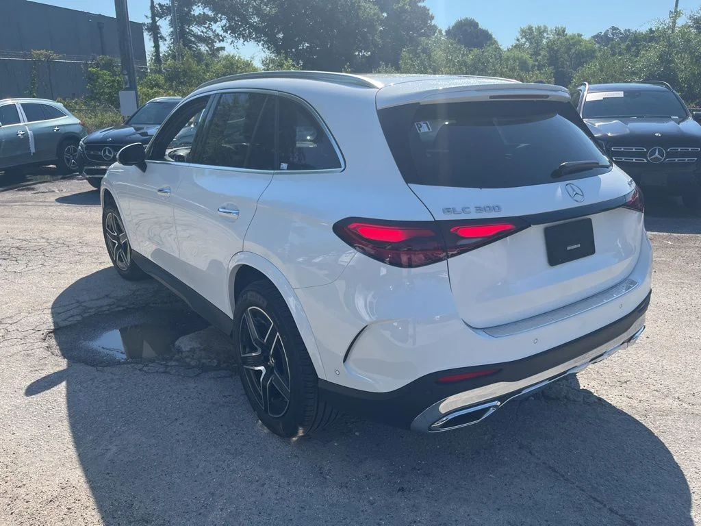 Certified Used 2026 Polar White Mercedes-Benz GLC 300 image 8