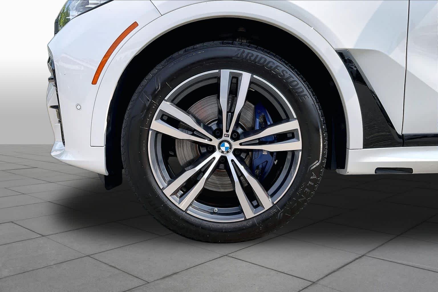 Used 2022 Mineral White Metallic BMW xDrive40i image 10