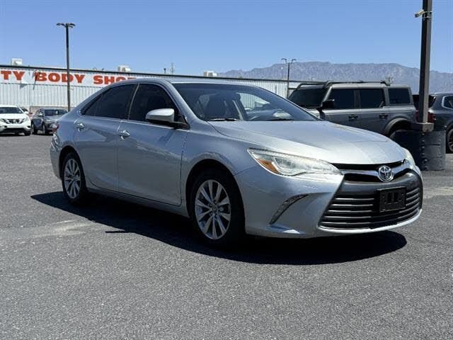 Used 2017 Silver Toyota XLE image 1