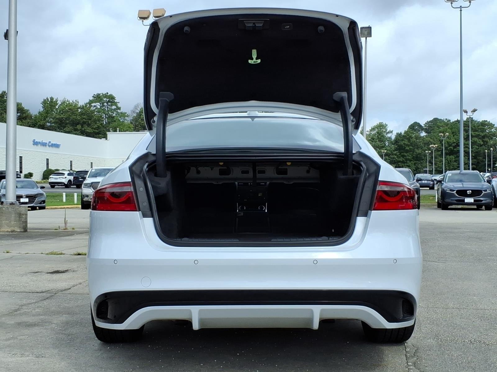 Used 2021 Yulong White Metallic Jaguar R-Dynamic SE image 26