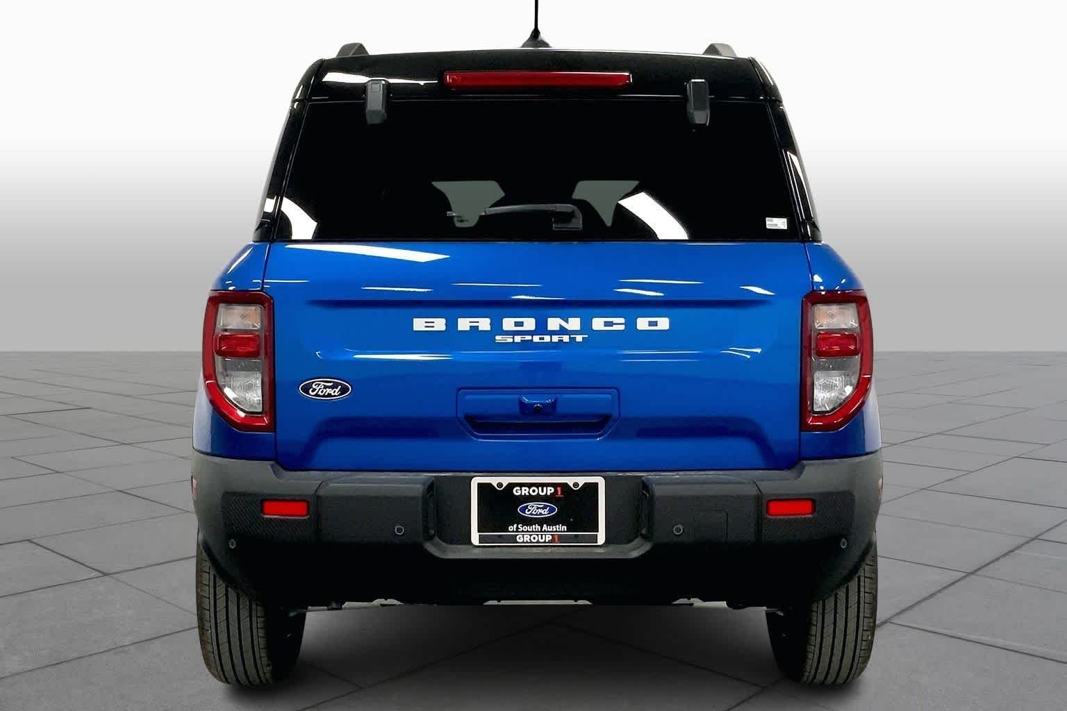 New 2026 Velocity Blue Metallic Ford Outer Banks® image 4