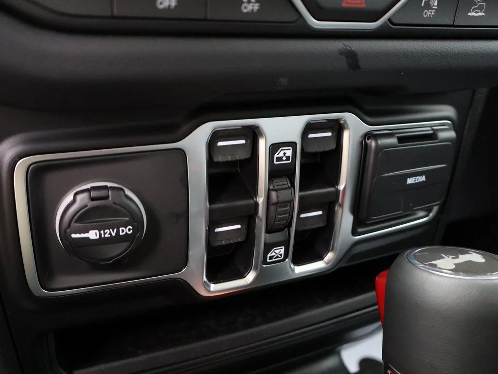 2026 Jeep Wrangler 4-Door Sahara - Photo 37