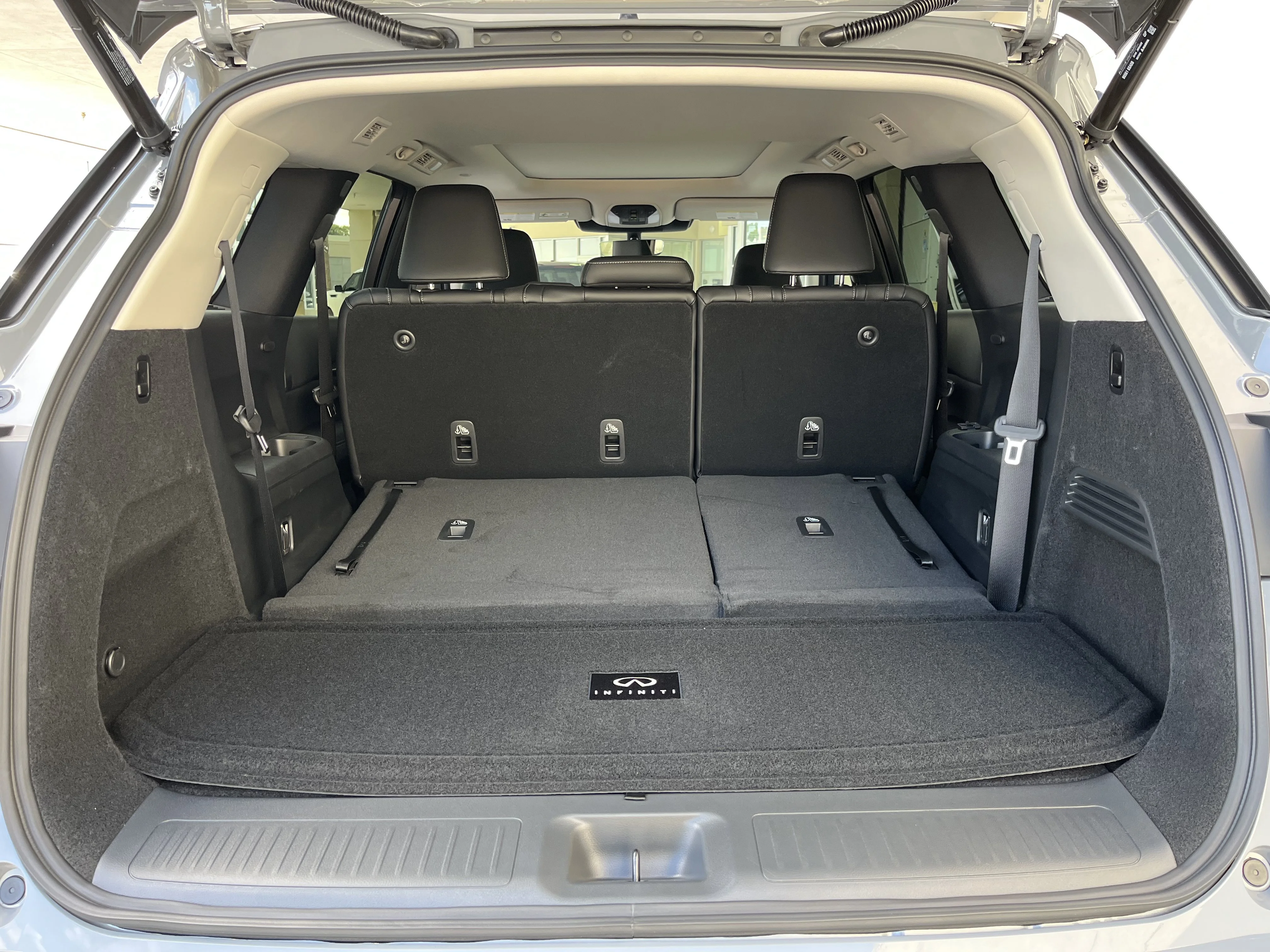 New 2027 Harbor Gray INFINITI LUXE image 20