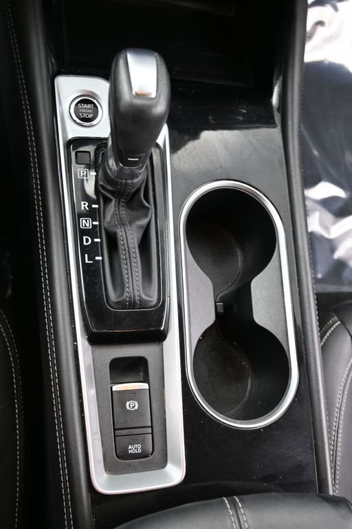 Used 2022 Black Nissan 2.5 SL image 16