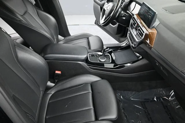 Used 2022 Black BMW xDrive30i image 19