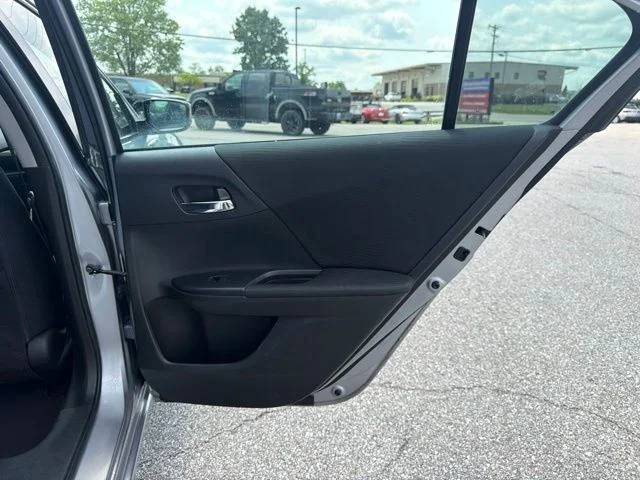 Used 2017 Silver Honda LX image 25
