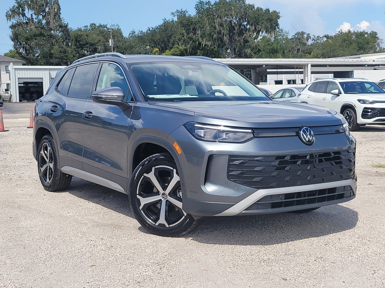 New 2026 Platinum Gray Metallic Volkswagen SE image 33