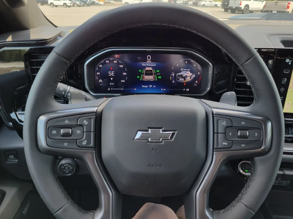 New 2026 Summit White Chevrolet ZR2 image 32