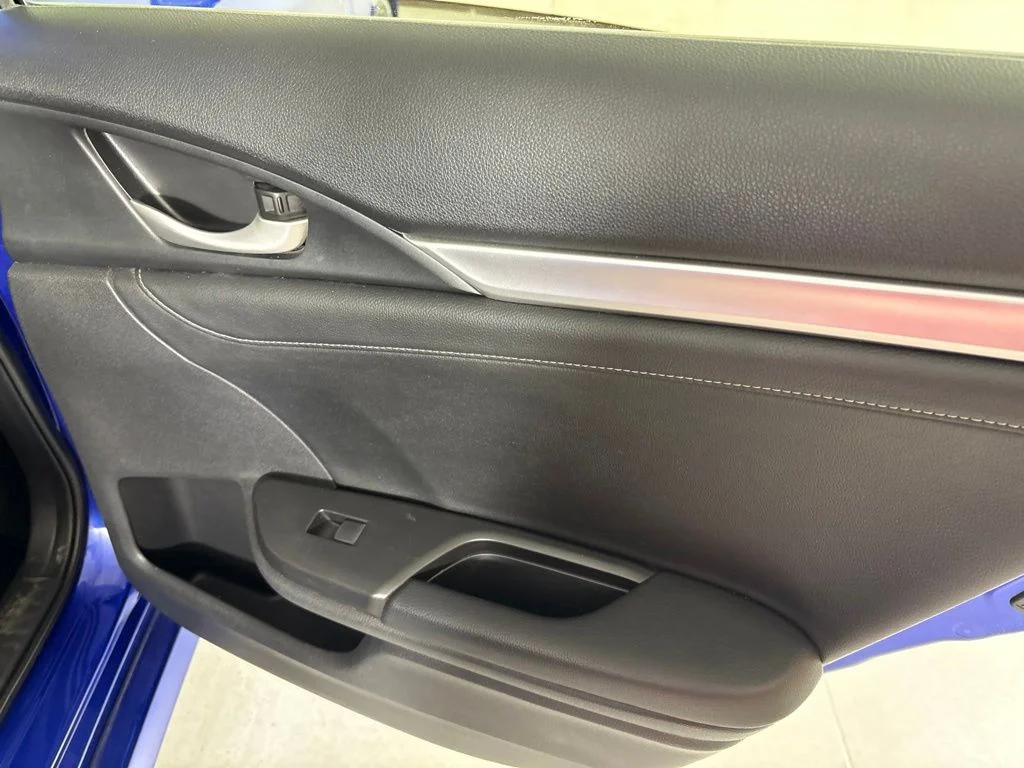 Used 2018  Honda EX-L image 17