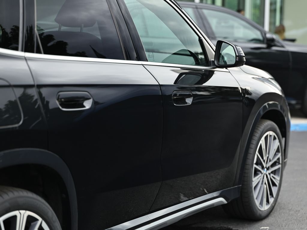 New 2026 Black Sapphire Metallic BMW xDrive28i image 4