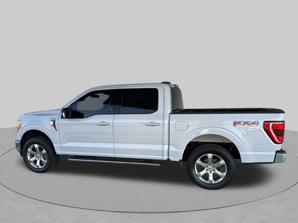 Used 2021 White Metallic Ford XLT image 5